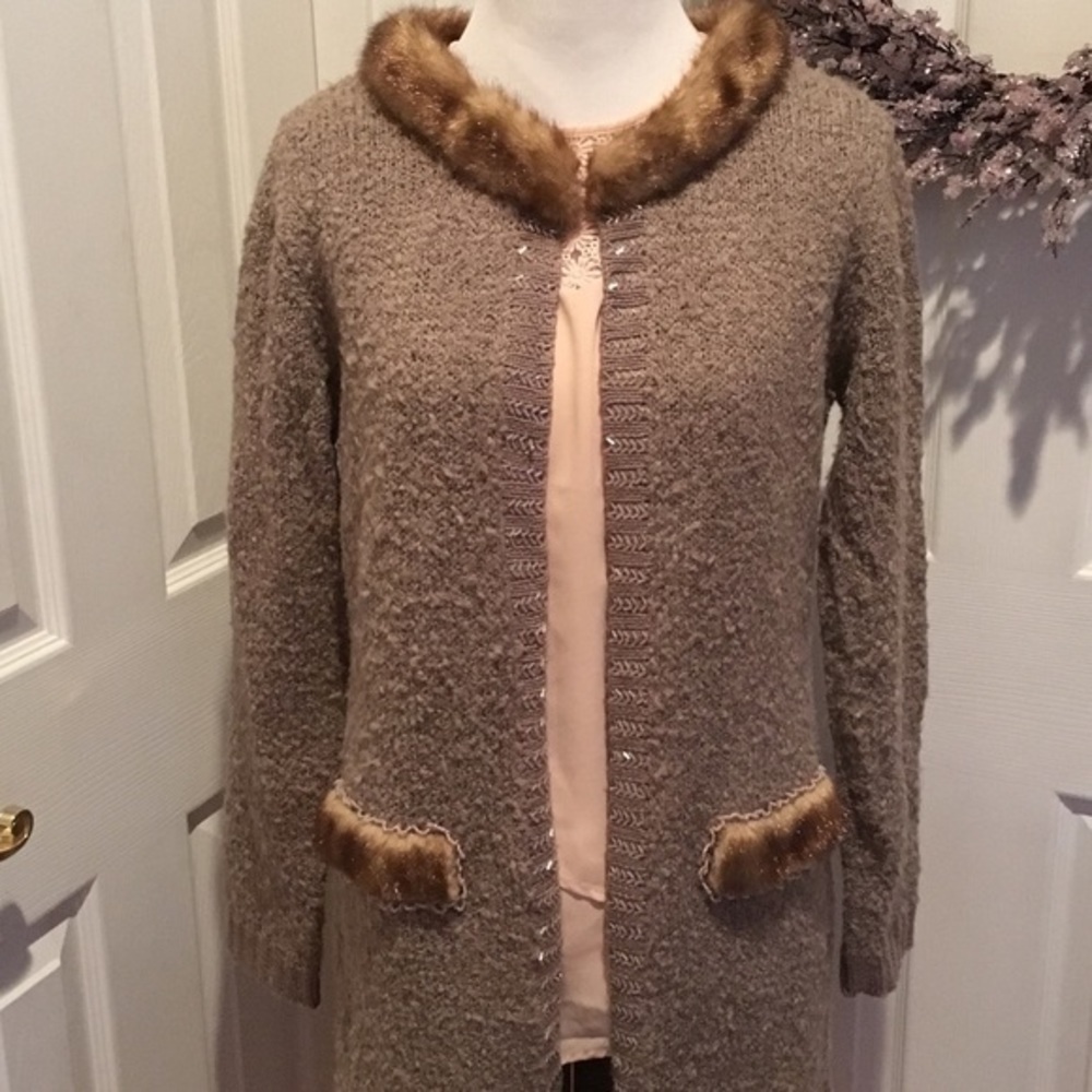 Ziani Couture tan long sweater w fur trim
